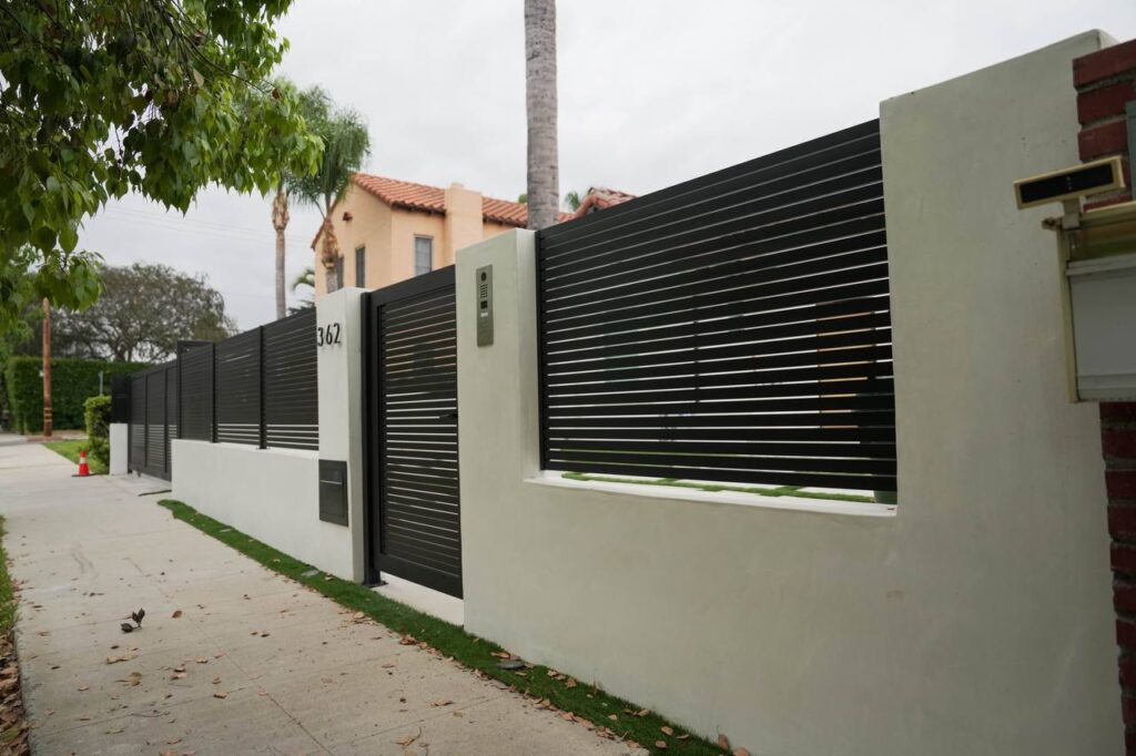 Fence company in Los Angeles - Photo 20 2024-11-16 22-04-30