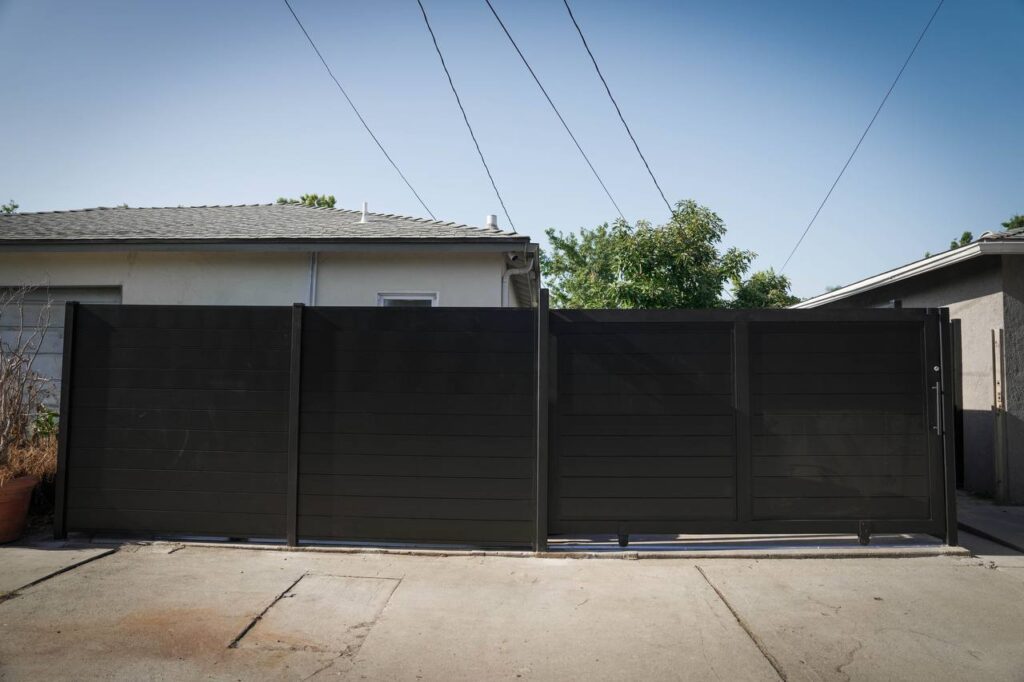 Fence company in Los Angeles - Photo 72 2024-11-16 21-59-49