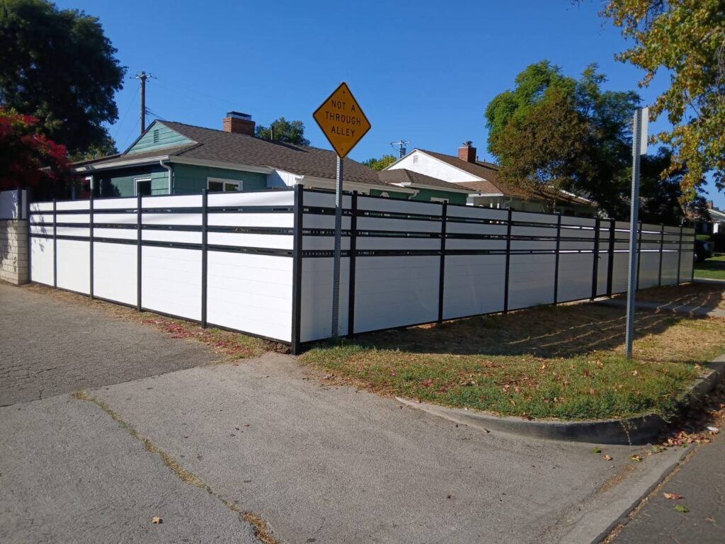 Fence company in Los Angeles - Photo 9 2024-11-16 03-47-32