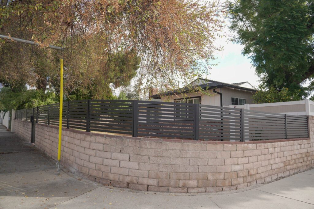 Fence company in Los Angeles - Photo-5-2025-01-21-03-32-48