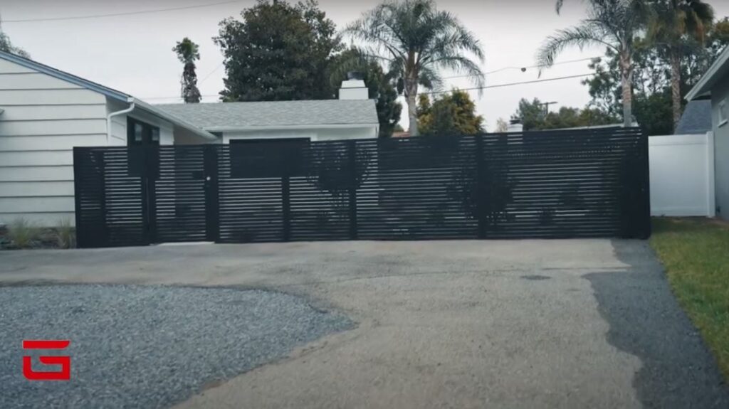 Fence company in Los Angeles - Diy-black-aluminum-fence-weather-resistant