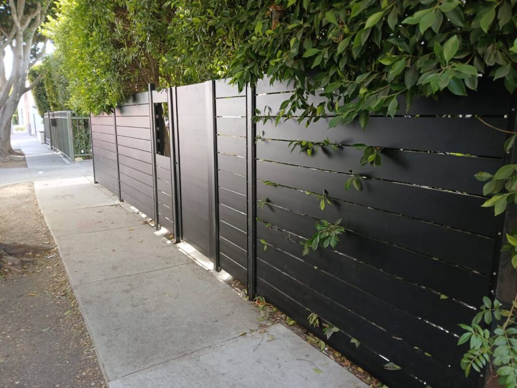Fence company in Los Angeles - Photo-19-2025-01-27-06-28-58