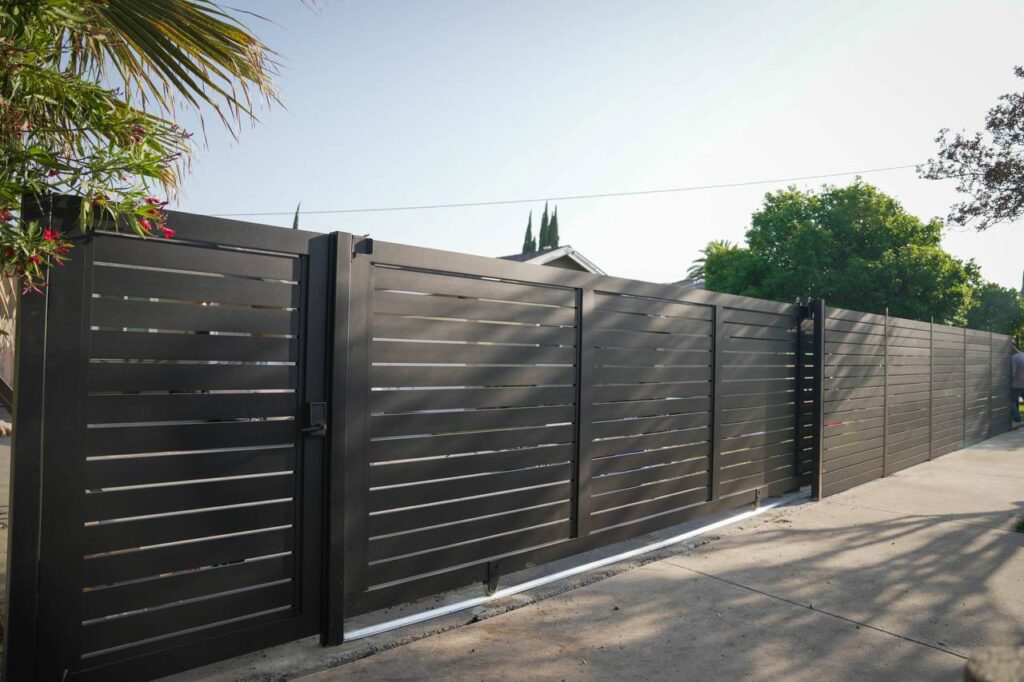 Fence company in Los Angeles - Photo-2024-06-26-08-33-22