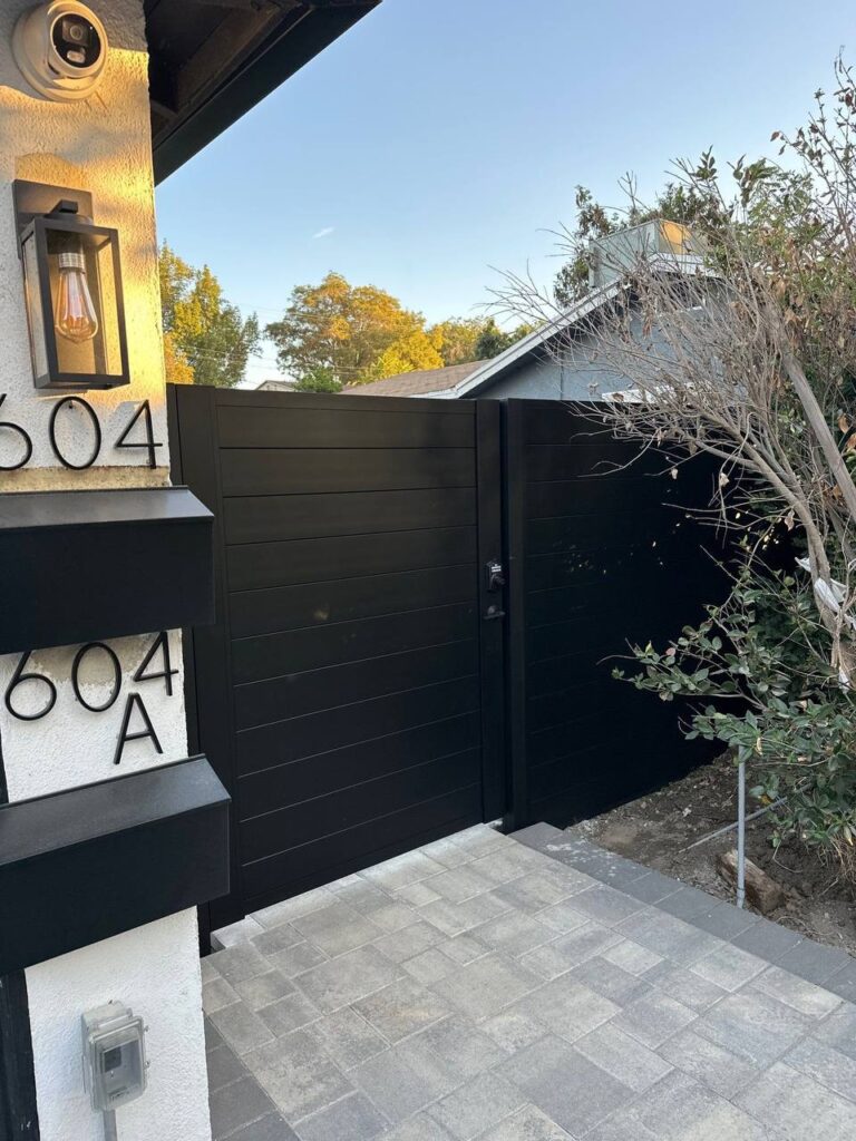 Fence company in Los Angeles - Photo-7-2025-02-06-08-56-01