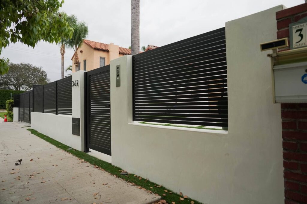 Fence company in Los Angeles - Photo-7-2025-02-22-01-06-55