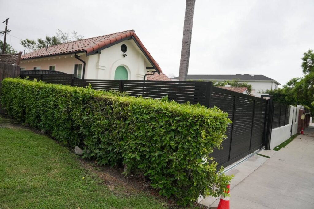 Fence company in Los Angeles - Photo-8-2025-02-22-01-06-55