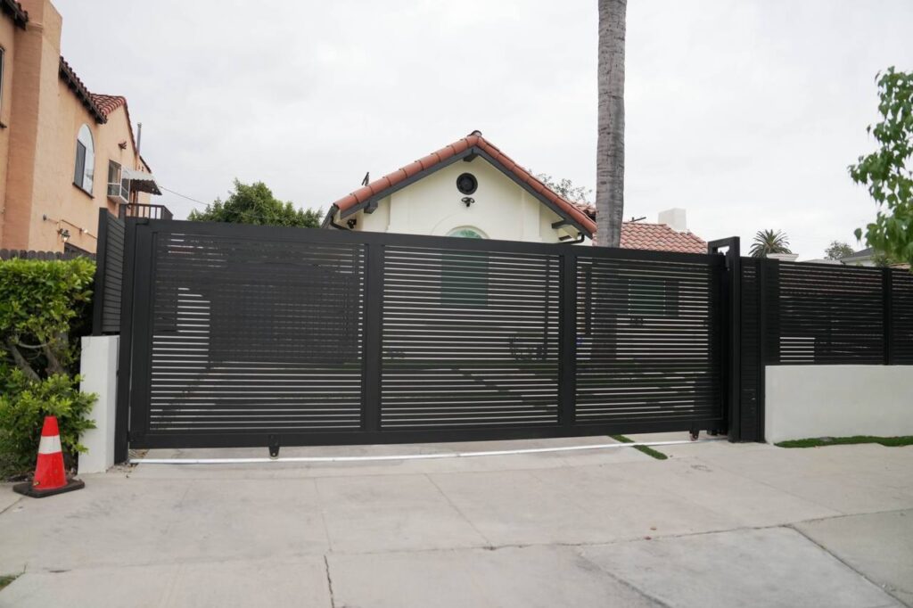 Profile 15 Aluminum Sliding Gate & Wall Topper – The Perfect Blend of Privacy & Style