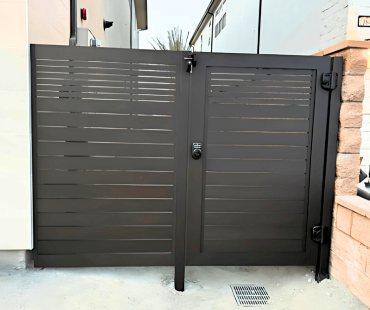 Fence company in Los Angeles - Gate (1)
