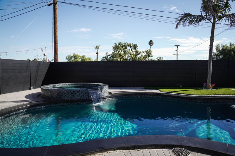 Premium features on aluminum pool fence in Yorba Linda