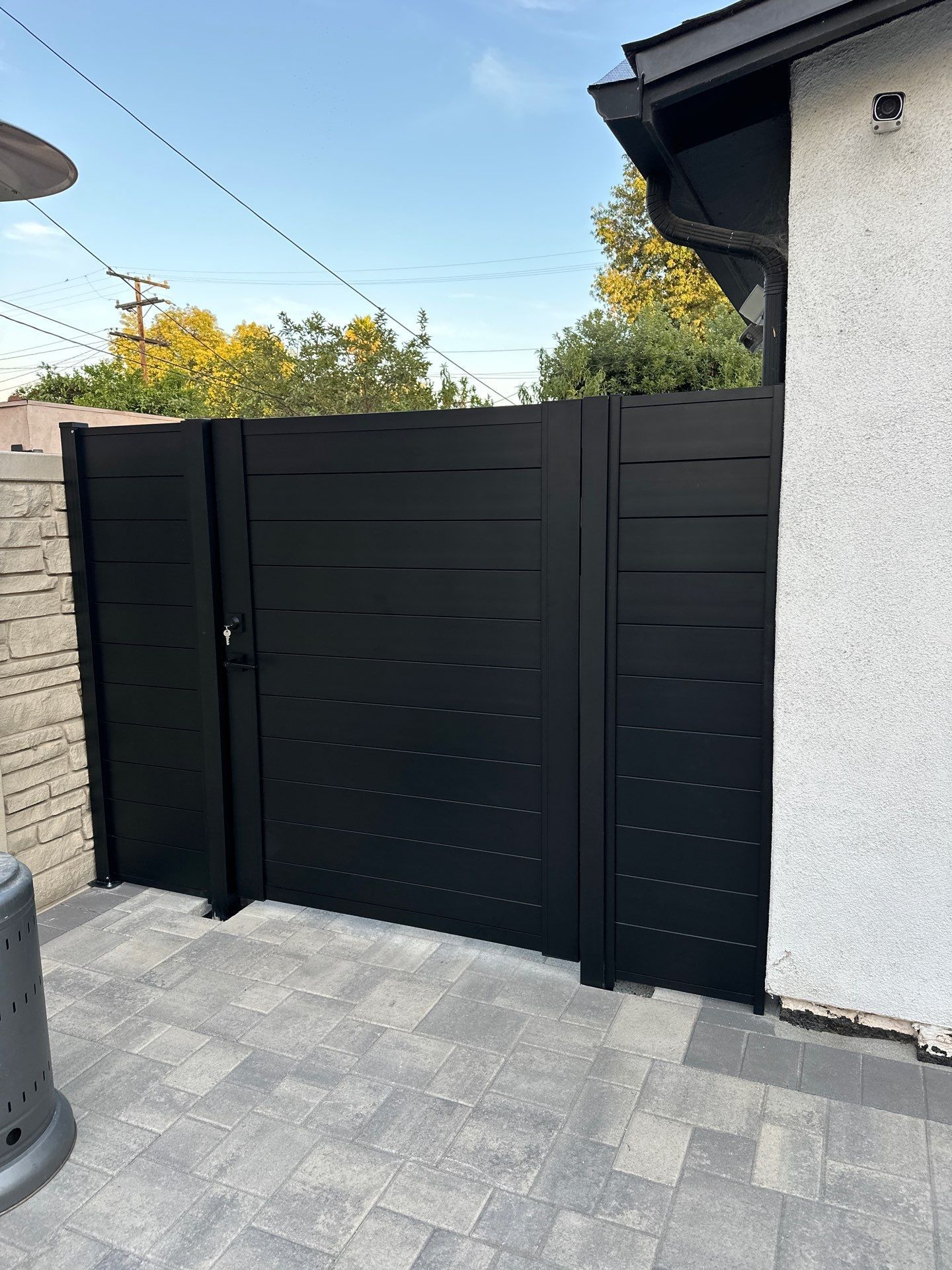 Aluminum vs. Other Fence Materials – Why It’s the Smarter Choice