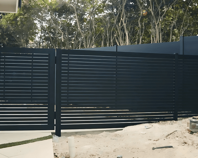 Fence company in Los Angeles - 2-e1751384964330