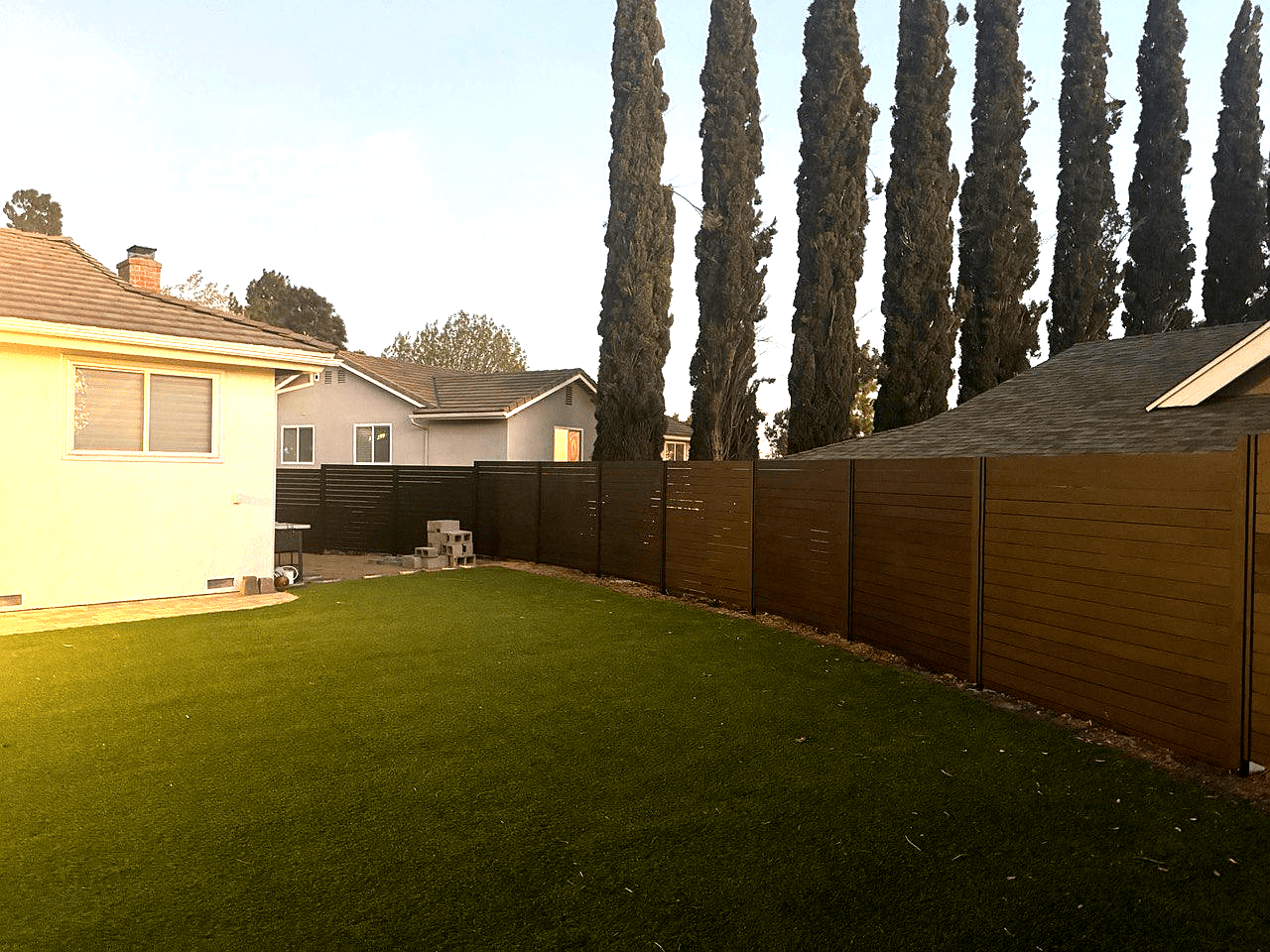 Horizontal wood fences for modern Scottsdale backyards