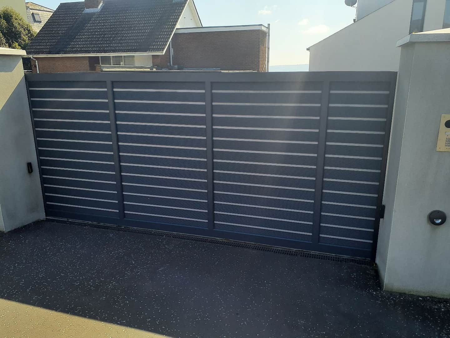 Matching Aluminum Gates With Fencing and Railings