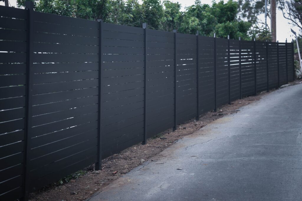 Fence company in Los Angeles - 0vxiaxoy-scaled