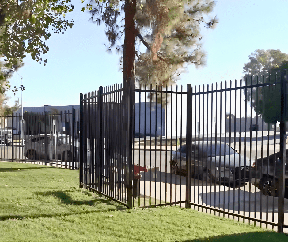 Fence company in Los Angeles - 16