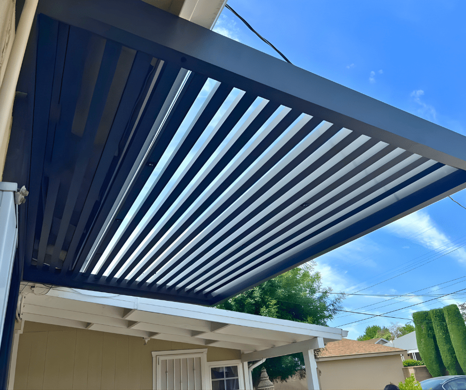 Open lattice beam pergola with outdoor lounge