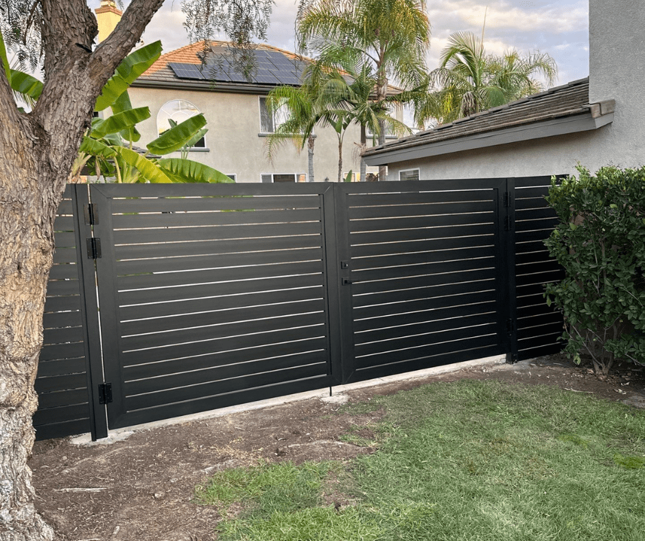 Fence company in Los Angeles - Driveway gate
