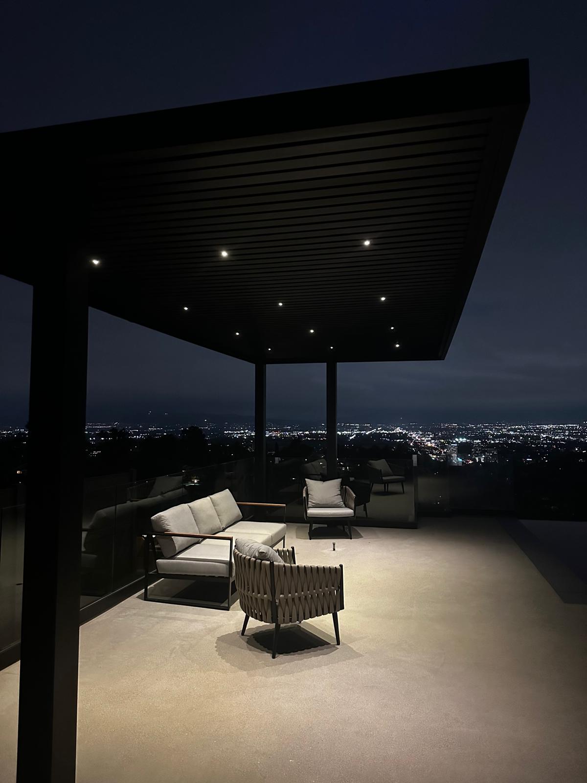 Cantilever roof louver option