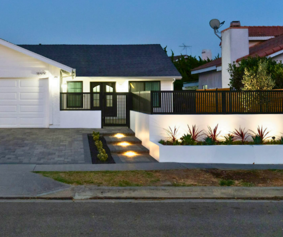 Profile 20 alu fence panel in white powder coat for modern home exterior