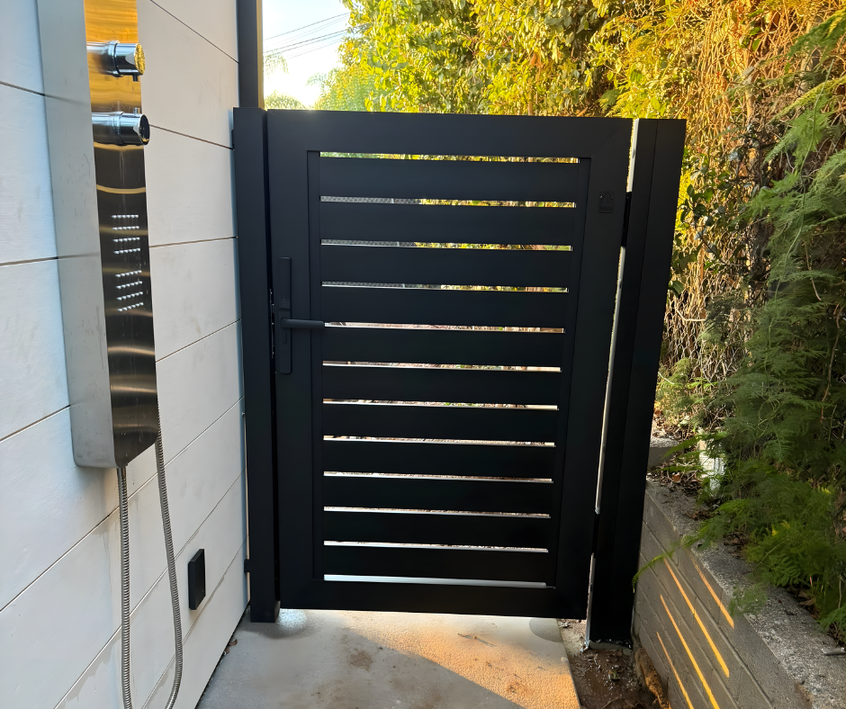 Profile 40 aluminum pedestrian gate in white powder coat for garden side entrance