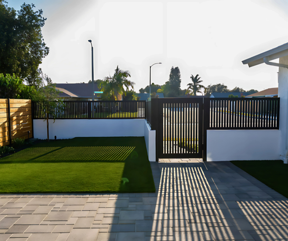 Aluminum Profile 20 driveway gate in anthracite gray with sleek slim-profile design