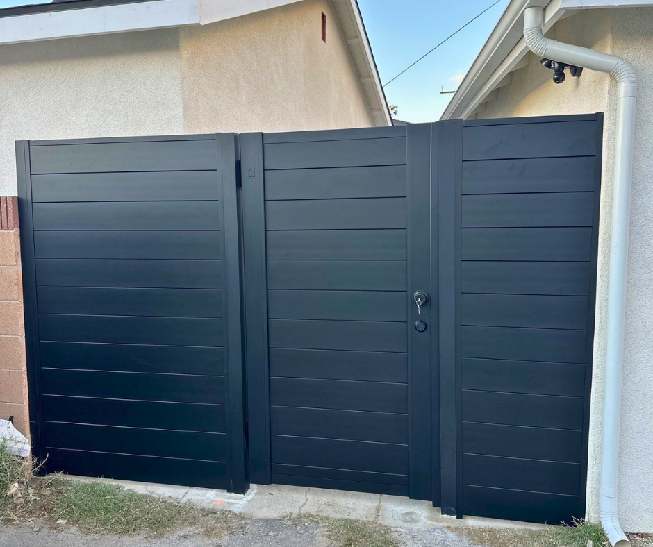 Close-up of Profile 50-60 T&G aluminum gate showing interlocking tongue and groove detail