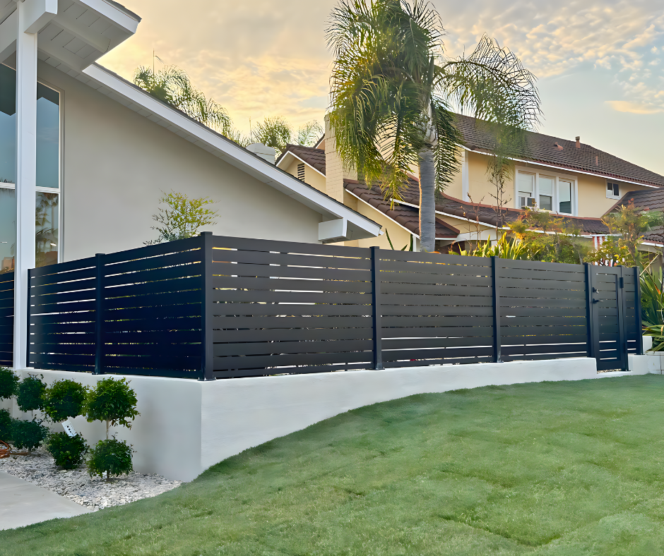 Profile 40 alu fence in white powder coat for clean minimalist garden design