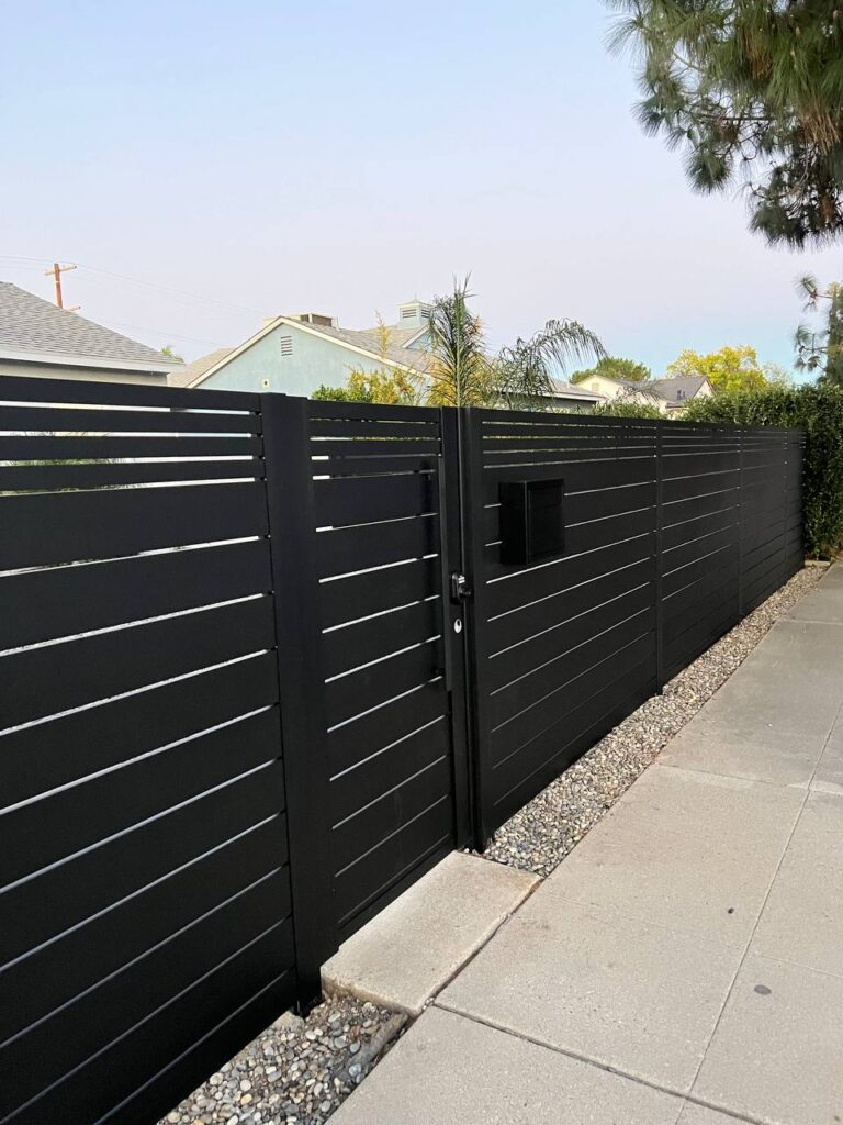 Fence company in Los Angeles - B3856de5-c204-4cd7-83b6-84d12a0b71e0