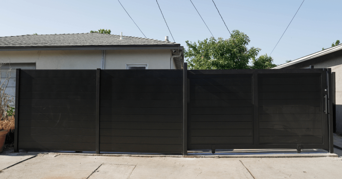 Automatic Driveway Gate Systems and Smart Features