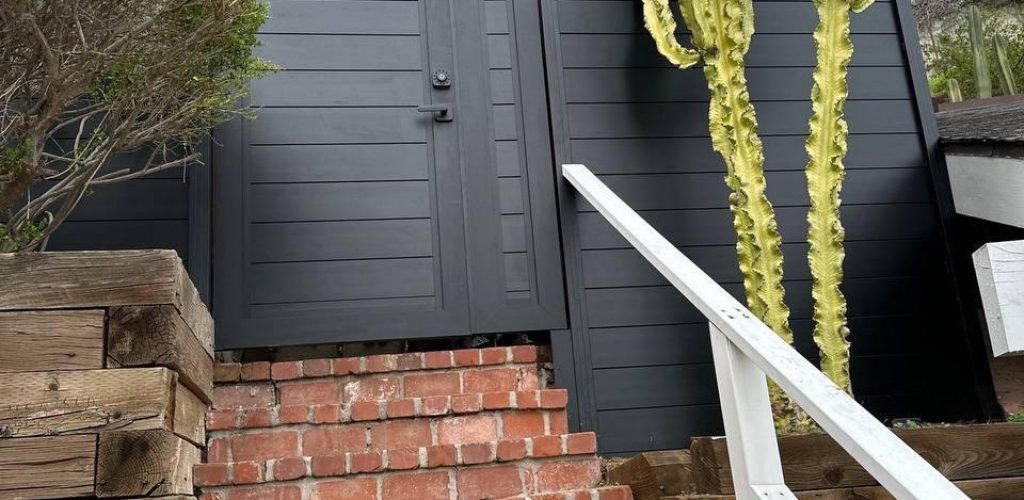 Fence company in Los Angeles – Modern aluminum gate Fence company in Los Angeles - Modern aluminum gate